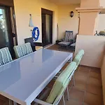 Luxury Two Bedroom Apartment In Quiet Neighborhood