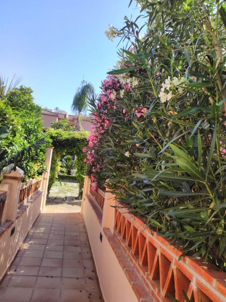 Luxury Two Bedroom In Quiet Neighborhood Apartamento *
